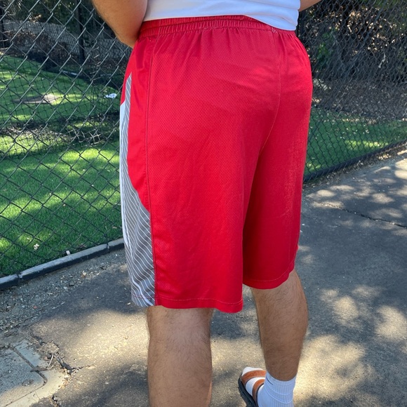 SAN FRANCISCO MEN UNDER ARMOUR M FOOTBALL SHORTS WORKOUT GYM BODYBUILDER ATHLETE - Picture 14 of 17